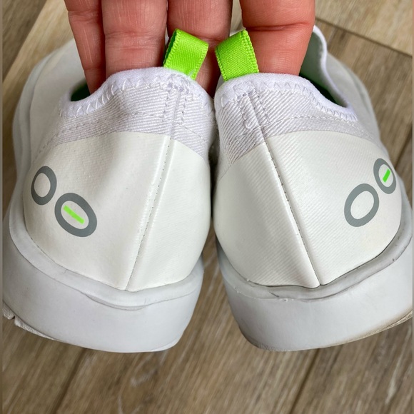 OOFOS OOmg eeZee Sneaker - Picture 5 of 6